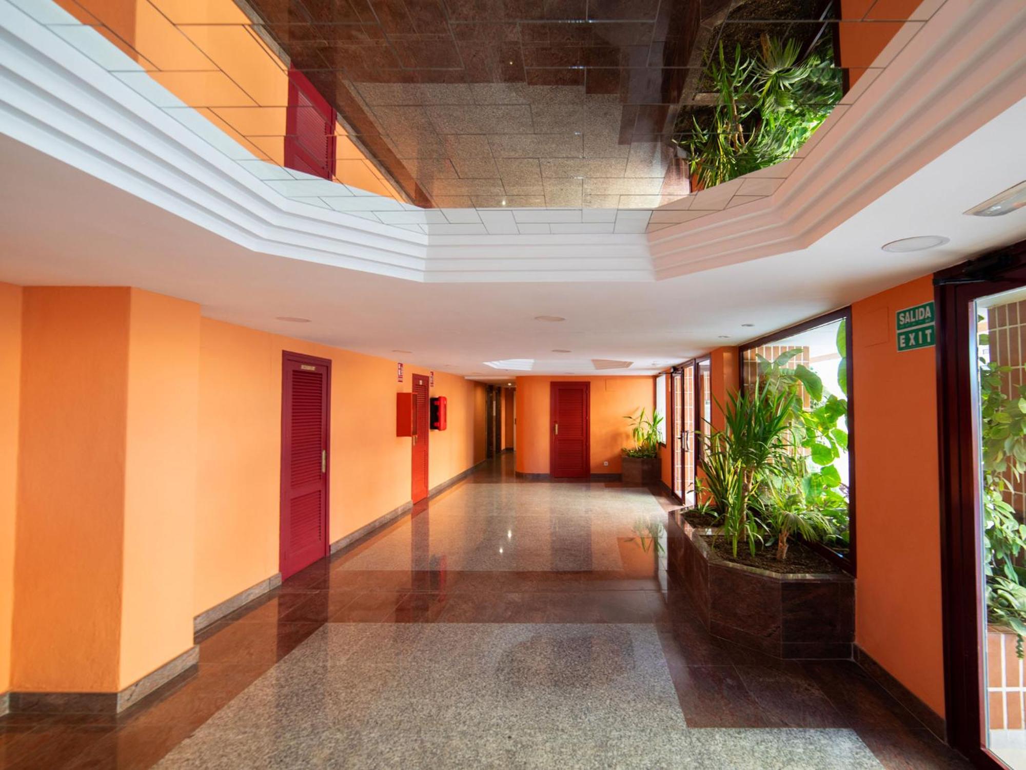 Apartamentos Topacio Unitursa Калпе Екстериор снимка